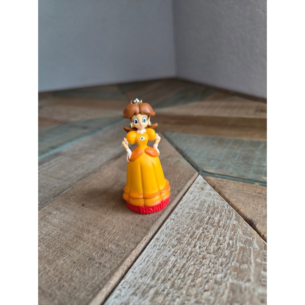 Nintendo Super Mario Chess Collectors Piece Figure‎ Daisy Bishop Cake Top